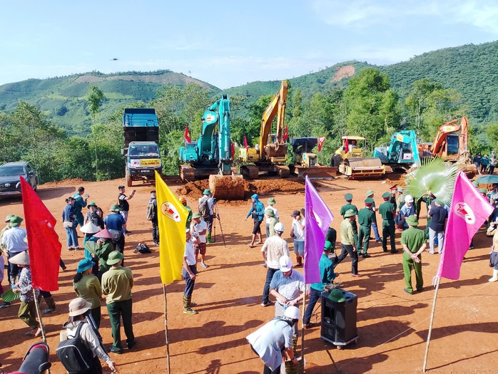Khởi công xây dựng tái thiết khu dân cư Làng Nủ tổng diện tích 10 ha- Ảnh 1. Khởi công xây dựng tái thiết khu dân cư Làng Nủ tổng diện tích 10 ha- Ảnh 1.