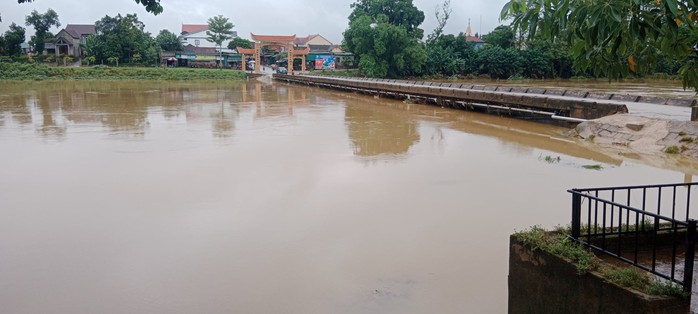Nước lũ trên các sông Hà Tĩnh rút nhanh- Ảnh 1. Nước lũ trên các sông Hà Tĩnh rút nhanh- Ảnh 1.