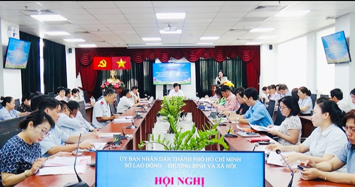 Giúp CNVC-LĐ cân bằng công việc - trách nhiệm gia đình- Ảnh 1. Giúp CNVC-LĐ cân bằng công việc - trách nhiệm gia đình- Ảnh 1.