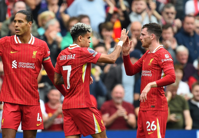 Vùi dập Bournemouth 3 bàn, Liverpool lần đầu lên đỉnh bảng Ngoại hạng Anh- Ảnh 5. Vùi dập Bournemouth 3 bàn, Liverpool lần đầu lên đỉnh bảng Ngoại hạng Anh- Ảnh 5.