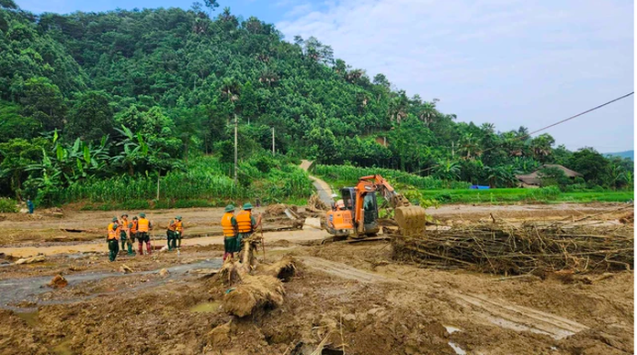 Hơn 12,1 tỉ đồng "Hướng về miền Bắc yêu thương"- Ảnh 1. Hơn 12,1 tỉ đồng "Hướng về miền Bắc yêu thương"- Ảnh 1.