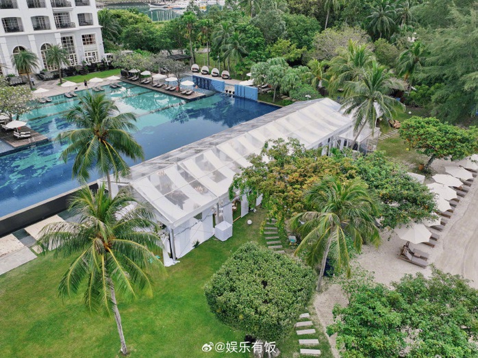 Trần Kiều Ân xinh đẹp lên xe hoa cùng thiếu gia kém tuổi- Ảnh 1. Trần Kiều Ân xinh đẹp lên xe hoa cùng thiếu gia kém tuổi- Ảnh 1.