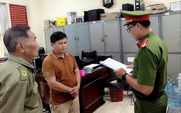 Bắt giam 2 lãnh đạo xã cùng thuộc cấp ở Đồng Nai liên quan vụ khai thác đá trái phép- Ảnh 2. Bắt giam 2 lãnh đạo xã cùng thuộc cấp ở Đồng Nai liên quan vụ khai thác đá trái phép- Ảnh 2.