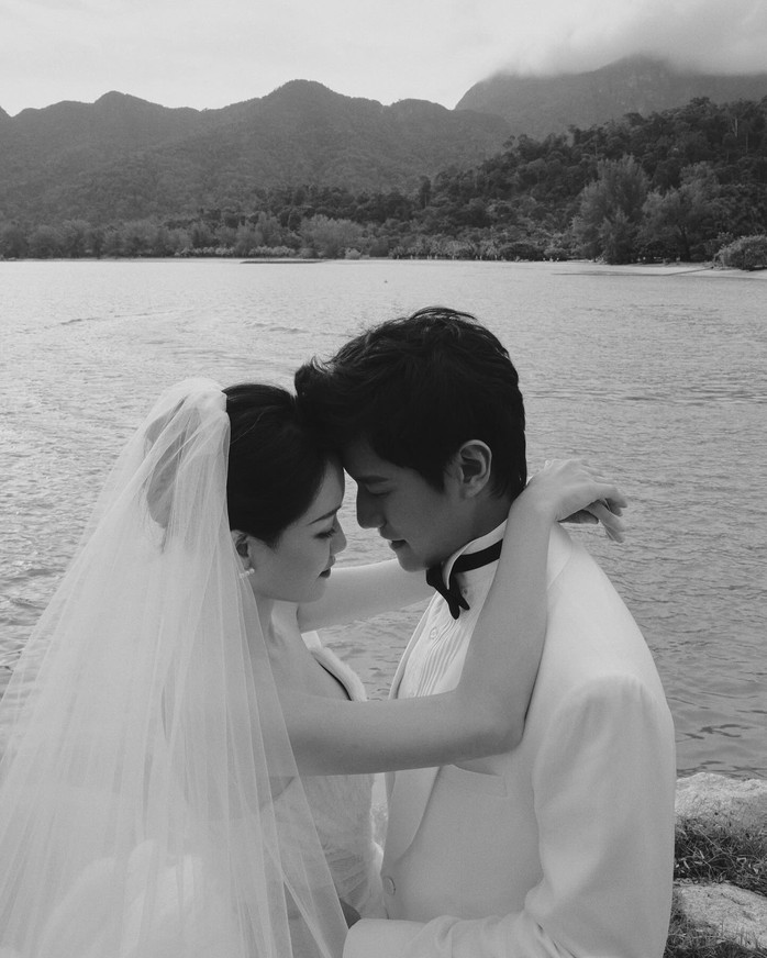 Trần Kiều Ân xinh đẹp lên xe hoa cùng thiếu gia kém tuổi- Ảnh 15. Trần Kiều Ân xinh đẹp lên xe hoa cùng thiếu gia kém tuổi- Ảnh 15.