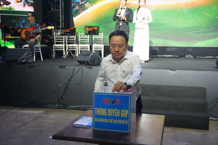 Đêm nhạc "Nghĩa tình phương Nam" quyên góp gần 5,3 tỉ tái thiết thôn Làng Nủ- Ảnh 7. Đêm nhạc "Nghĩa tình phương Nam" quyên góp gần 5,3 tỉ tái thiết thôn Làng Nủ- Ảnh 7.