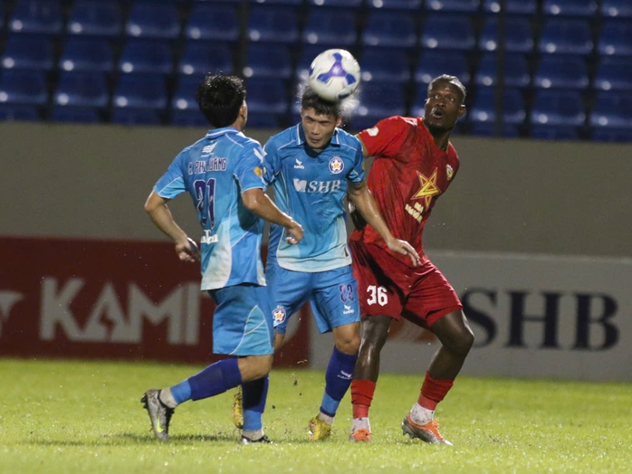 CLB SHB Đà Nẵng nếm mùi thất bại ở V-League 2024-2025- Ảnh 1. CLB SHB Đà Nẵng nếm mùi thất bại ở V-League 2024-2025- Ảnh 1.