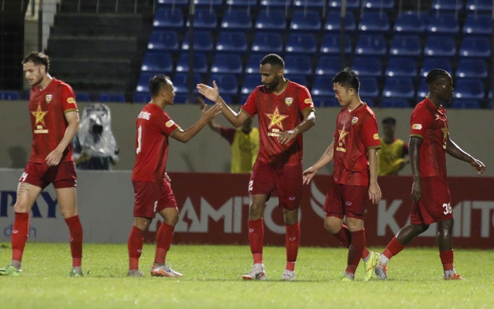 CLB SHB Đà Nẵng nếm mùi thất bại ở V-League 2024-2025- Ảnh 3. CLB SHB Đà Nẵng nếm mùi thất bại ở V-League 2024-2025- Ảnh 3.