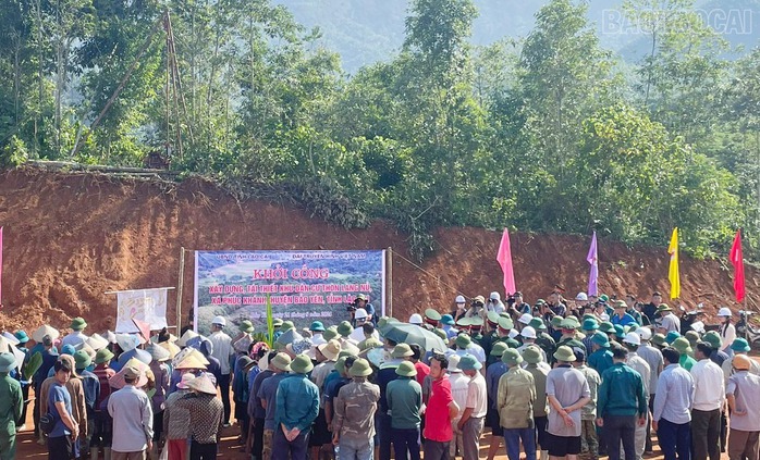 Tìm thấy thêm 1 thi thể trong vụ lũ quét, sạt lở đất kinh hoàng ở Làng Nủ- Ảnh 1. Tìm thấy thêm 1 thi thể trong vụ lũ quét, sạt lở đất kinh hoàng ở Làng Nủ- Ảnh 1.