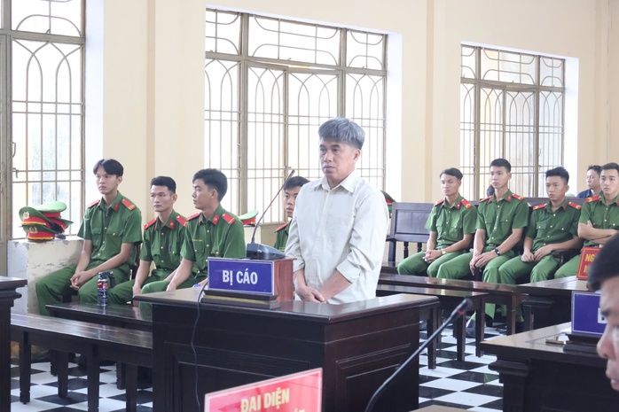 Vụ chìm ca nô 17 người chết ở Hội An: Thuyền trưởng lãnh 7 năm tù- Ảnh 1. Vụ chìm ca nô 17 người chết ở Hội An: Thuyền trưởng lãnh 7 năm tù- Ảnh 1.