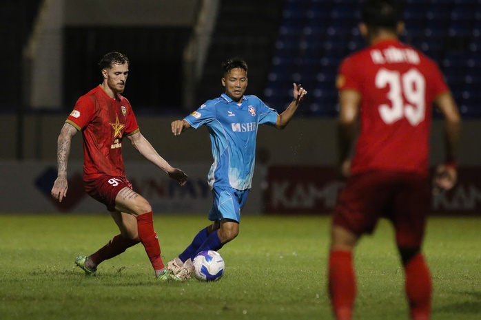 CLB SHB Đà Nẵng nếm mùi thất bại ở V-League 2024-2025- Ảnh 2. CLB SHB Đà Nẵng nếm mùi thất bại ở V-League 2024-2025- Ảnh 2.