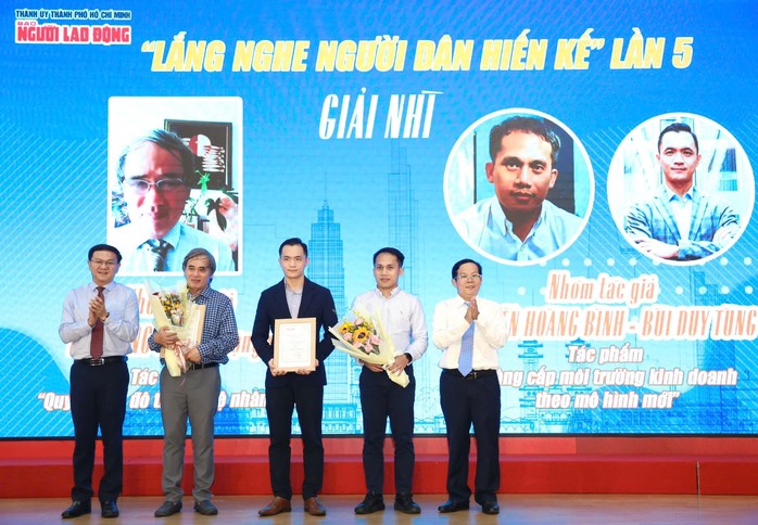 Trao giải cuộc thi “Lắng nghe người dân hiến kế” lần 5Ảnh: Hoàng Triều Trao giải cuộc thi “Lắng nghe người dân hiến kế” lần 5Ảnh: Hoàng Triều