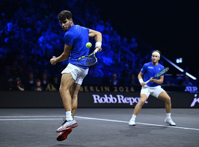 Quần vợt châu Âu ngả mũ trước Alcaraz ở Laver Cup- Ảnh 3. Quần vợt châu Âu ngả mũ trước Alcaraz ở Laver Cup- Ảnh 3.