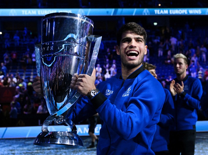 Quần vợt châu Âu ngả mũ trước Alcaraz ở Laver Cup- Ảnh 1. Quần vợt châu Âu ngả mũ trước Alcaraz ở Laver Cup- Ảnh 1.