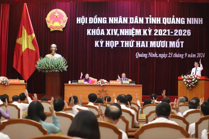 Quảng Ninh miễn học phí, hỗ trợ 100 triệu đồng cho nhà dân bị đổ sập do bão số 3- Ảnh 1. Quảng Ninh miễn học phí, hỗ trợ 100 triệu đồng cho nhà dân bị đổ sập do bão số 3- Ảnh 1.