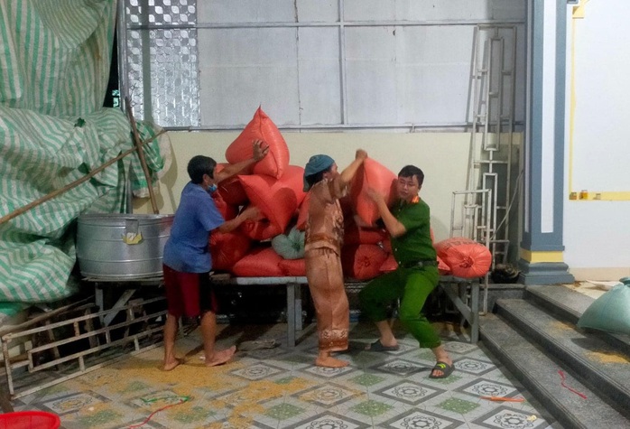 Nước lũ lên cao, Thanh Hóa phát lệnh báo động trên một loạt sông lớn- Ảnh 3. Nước lũ lên cao, Thanh Hóa phát lệnh báo động trên một loạt sông lớn- Ảnh 3.