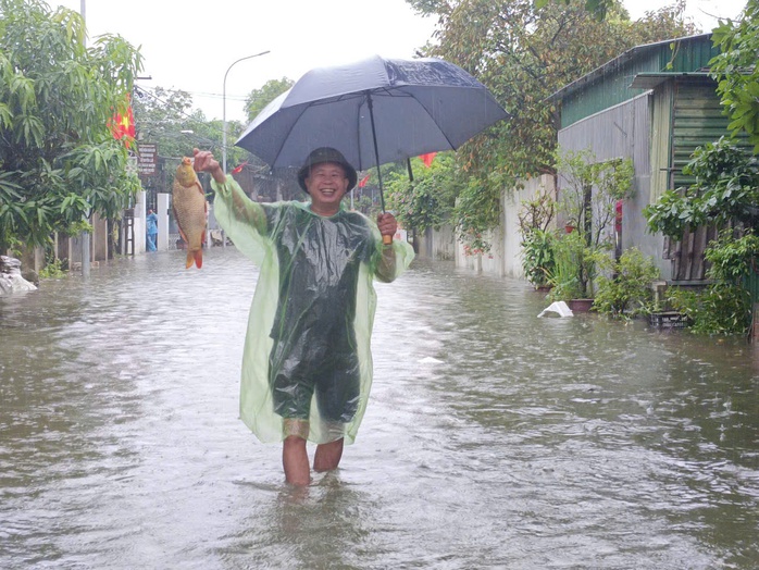 Mưa lớn khiến 3 người tử vong, hàng trăm nhà dân bị hư hỏng- Ảnh 5.