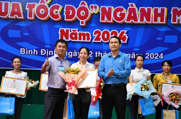 Bình Định lần đầu tổ chức hội thi thợ giỏi ngành may- Ảnh 1. Bình Định lần đầu tổ chức hội thi thợ giỏi ngành may- Ảnh 1.