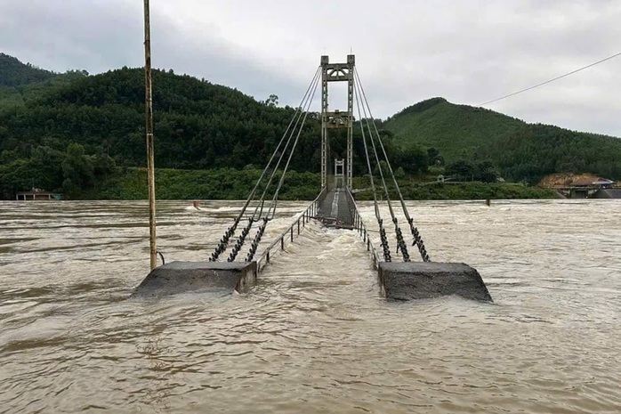 Nước lũ lên cao, Thanh Hóa phát lệnh báo động trên một loạt sông lớn- Ảnh 2. Nước lũ lên cao, Thanh Hóa phát lệnh báo động trên một loạt sông lớn- Ảnh 2.