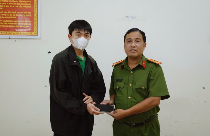 TP HCM: Nghi phạm trên đường trốn xuống Long An thì bị bắt- Ảnh 2. TP HCM: Nghi phạm trên đường trốn xuống Long An thì bị bắt- Ảnh 2.