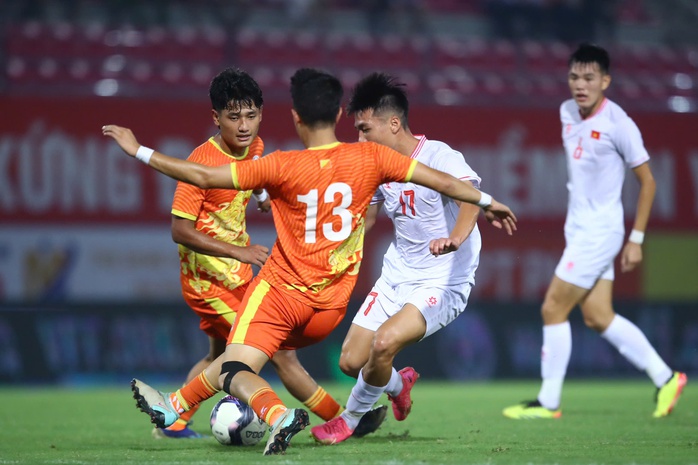 Công Phương tỏa sáng, U20 Việt Nam thắng "5 sao" để vươn lên dẫn đầu bảng- Ảnh 1. Công Phương tỏa sáng, U20 Việt Nam thắng "5 sao" để vươn lên dẫn đầu bảng- Ảnh 1.