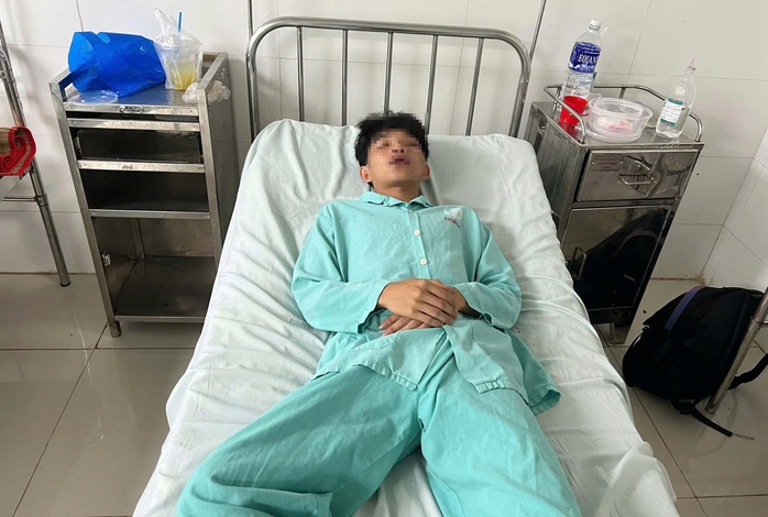 Triệu tập thiếu niên đánh hội đồng nam sinh ở Bình Phước- Ảnh 2. Triệu tập thiếu niên đánh hội đồng nam sinh ở Bình Phước- Ảnh 2.
