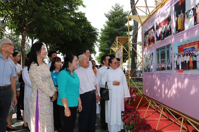 Khai mạc triển lãm ảnh "MTTQ Việt Nam - Dấu ấn một nhiệm kỳ"- Ảnh 2. Khai mạc triển lãm ảnh "MTTQ Việt Nam - Dấu ấn một nhiệm kỳ"- Ảnh 2.