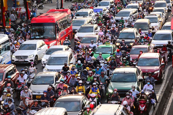 Ùn tắc trên đường Điện Biên Phủ, quận Bình Thạnh, TP HCM. Ảnh: HOÀNG TRIỀU Ùn tắc trên đường Điện Biên Phủ, quận Bình Thạnh, TP HCM. Ảnh: HOÀNG TRIỀU