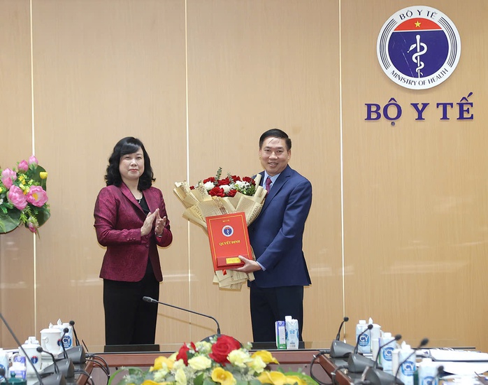 Bổ nhiệm Cục trưởng Cục An toàn thực phẩm và Chánh Văn phòng Bộ Y tế- Ảnh 1. Bổ nhiệm Cục trưởng Cục An toàn thực phẩm và Chánh Văn phòng Bộ Y tế- Ảnh 1.