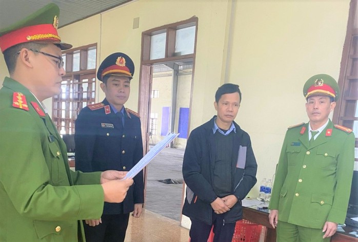 Quảng Bình: "Sếp" của 2 trung tâm đăng kiểm nhận hối lộ hơn 240 triệu đồng- Ảnh 1. Quảng Bình: "Sếp" của 2 trung tâm đăng kiểm nhận hối lộ hơn 240 triệu đồng- Ảnh 1.