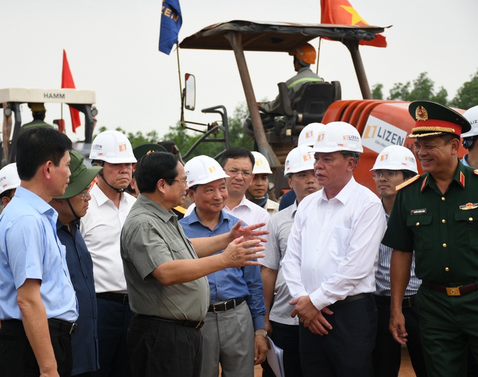 Thủ tướng Phạm Minh Chính kiểm tra tiến độ sân bay Long Thành- Ảnh 5. Thủ tướng Phạm Minh Chính kiểm tra tiến độ sân bay Long Thành- Ảnh 5.