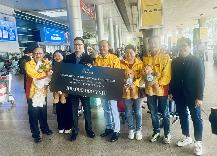 Các kỳ thủ Việt Nam trở về sau Olympiad cờ vua 2024- Ảnh 4. Các kỳ thủ Việt Nam trở về sau Olympiad cờ vua 2024- Ảnh 4.