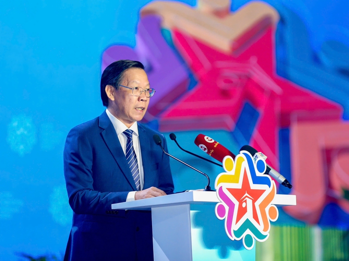Tìm động lực mới để kinh tế TP HCM tăng trưởng (*): Áp dụng chiến lược kép- Ảnh 1. Tìm động lực mới để kinh tế TP HCM tăng trưởng (*): Áp dụng chiến lược kép- Ảnh 1.