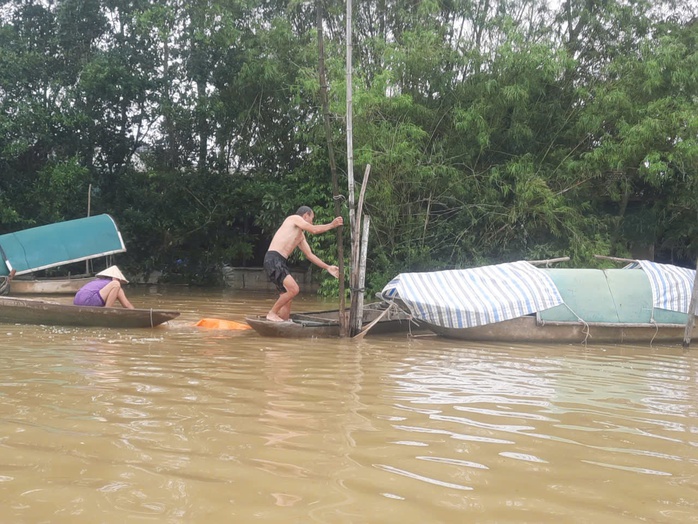 Mưa ngớt, nước lũ trên các sông ở Hà Tĩnh rút nhanh- Ảnh 6. Mưa ngớt, nước lũ trên các sông ở Hà Tĩnh rút nhanh- Ảnh 6.