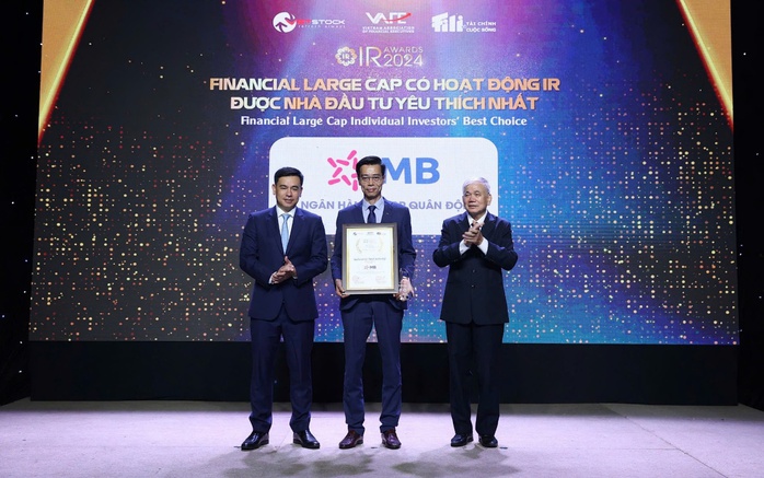 Ông Đàm Nhân Đức - Kinh tế trưởng đại diện MB nhận giải thưởng Financial Large Cap có hoạt động IR được Nhà đầu tư yêu thích nhất Ông Đàm Nhân Đức - Kinh tế trưởng đại diện MB nhận giải thưởng Financial Large Cap có hoạt động IR được Nhà đầu tư yêu thích nhất