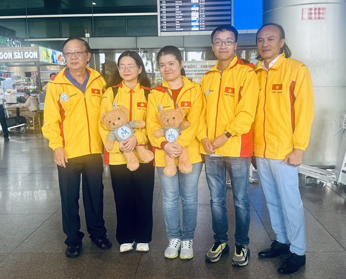 Các kỳ thủ Việt Nam trở về sau Olympiad cờ vua 2024- Ảnh 7. Các kỳ thủ Việt Nam trở về sau Olympiad cờ vua 2024- Ảnh 7.