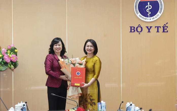 Bổ nhiệm Cục trưởng Cục An toàn thực phẩm và Chánh Văn phòng Bộ Y tế- Ảnh 2. Bổ nhiệm Cục trưởng Cục An toàn thực phẩm và Chánh Văn phòng Bộ Y tế- Ảnh 2.