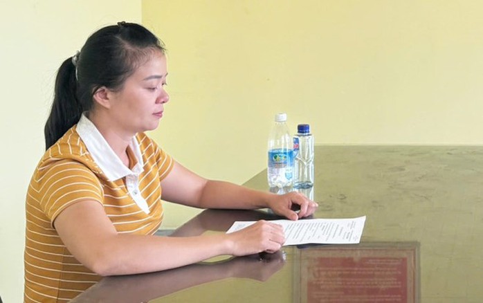 Đến tận nhà dân nhận hối lộ, nữ công chức địa chính bị bắt- Ảnh 1. Đến tận nhà dân nhận hối lộ, nữ công chức địa chính bị bắt- Ảnh 1.