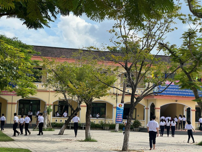Vào trường đánh học sinh, phụ huynh bị phạt 8 triệu đồng- Ảnh 1. Vào trường đánh học sinh, phụ huynh bị phạt 8 triệu đồng- Ảnh 1.