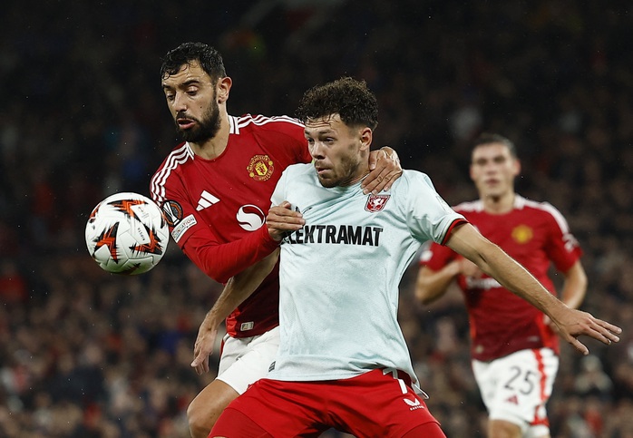 Man United bị cầm hòa ở Old Trafford, rơi xuống nhóm cuối Europa League- Ảnh 1. Man United bị cầm hòa ở Old Trafford, rơi xuống nhóm cuối Europa League- Ảnh 1.