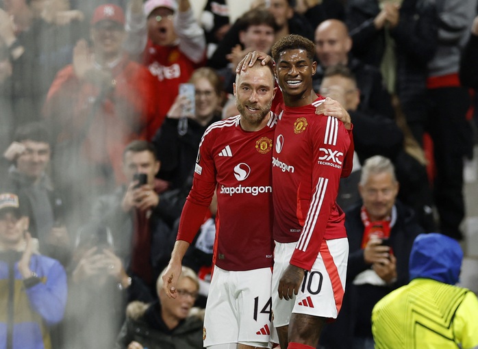 Man United bị cầm hòa ở Old Trafford, rơi xuống nhóm cuối Europa League- Ảnh 2. Man United bị cầm hòa ở Old Trafford, rơi xuống nhóm cuối Europa League- Ảnh 2.