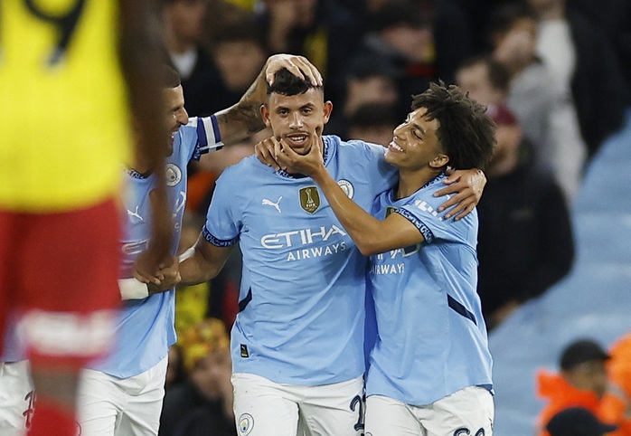 Bị tố cướp điện thoại, sao bóng đá Man City bị bắt ở Madrid- Ảnh 1. Bị tố cướp điện thoại, sao bóng đá Man City bị bắt ở Madrid- Ảnh 1.