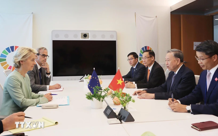 Tổng Bí thư, Chủ tịch nước Tô Lâm gặp Chủ tịch EC và Tổng thống Ukraine- Ảnh 2. Tổng Bí thư, Chủ tịch nước Tô Lâm gặp Chủ tịch EC và Tổng thống Ukraine- Ảnh 2.