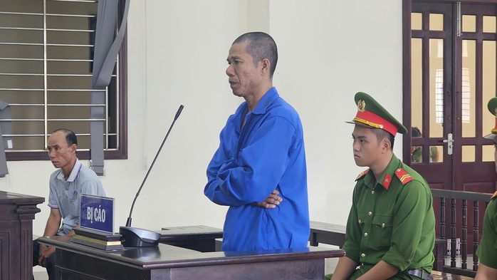 CLIP: Tuyên án chủ quán cháo lòng sát hại chị bán thịt heo vì bị chặn Facebook- Ảnh 1. CLIP: Tuyên án chủ quán cháo lòng sát hại chị bán thịt heo vì bị chặn Facebook- Ảnh 1.
