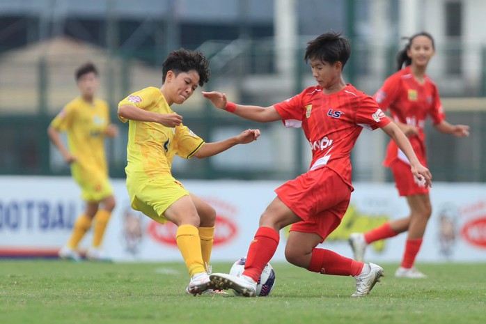U19 nữ VĐQG: Đội TP HCM sẩy chân trước Hà Nội- Ảnh 1. U19 nữ VĐQG: Đội TP HCM sẩy chân trước Hà Nội- Ảnh 1.