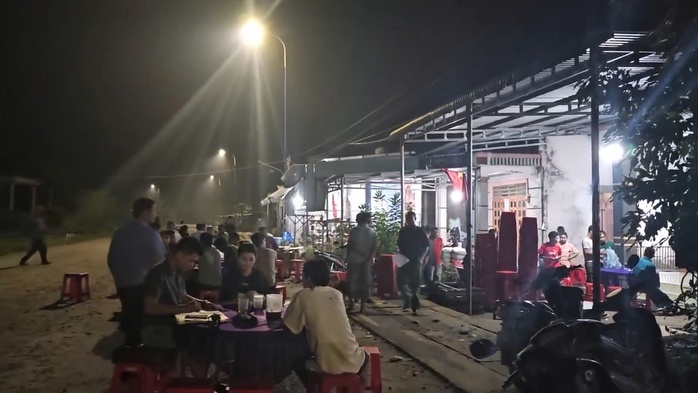Đang ngồi nhậu người đàn ông bất ngờ tử vong- Ảnh 1. Đang ngồi nhậu người đàn ông bất ngờ tử vong- Ảnh 1.