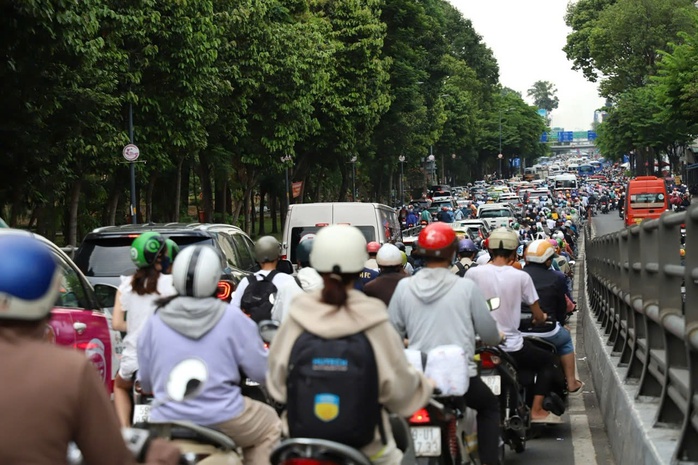 Khi nào triển khai thu phí ô tô vào trung tâm TP HCM?- Ảnh 2. Khi nào triển khai thu phí ô tô vào trung tâm TP HCM?- Ảnh 2.