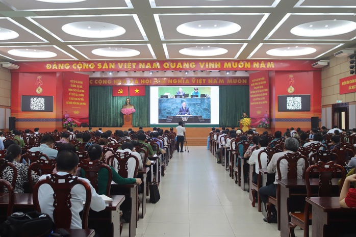 Một học sinh ở Bình Chánh (TP HCM) viết phần mềm học nghị quyết- Ảnh 1. Một học sinh ở Bình Chánh (TP HCM) viết phần mềm học nghị quyết- Ảnh 1.