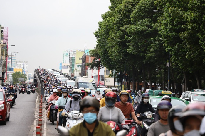Đề xuất chưa thu phí ô tô vào trung tâm TP HCM- Ảnh 1. Đề xuất chưa thu phí ô tô vào trung tâm TP HCM- Ảnh 1.