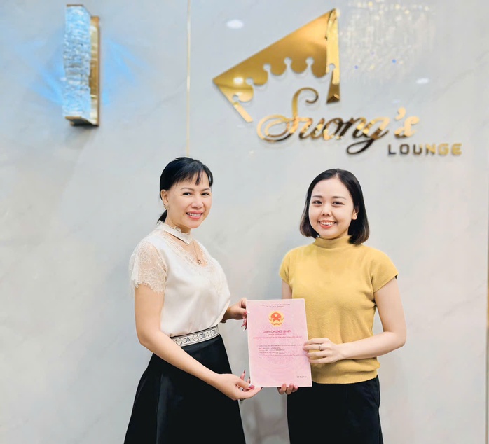 Một doanh nghiệp tặng sổ đỏ cho người lao động- Ảnh 1. Một doanh nghiệp tặng sổ đỏ cho người lao động- Ảnh 1.