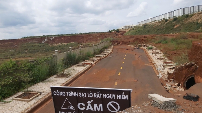 Sai phạm tại dự án ngàn tỉ, cựu Giám đốc Sở Xây dựng hầu tòa- Ảnh 2. Sai phạm tại dự án ngàn tỉ, cựu Giám đốc Sở Xây dựng hầu tòa- Ảnh 2.